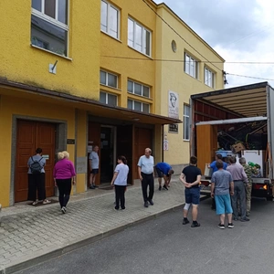 Sťahovanie sestry farárky s rodinou